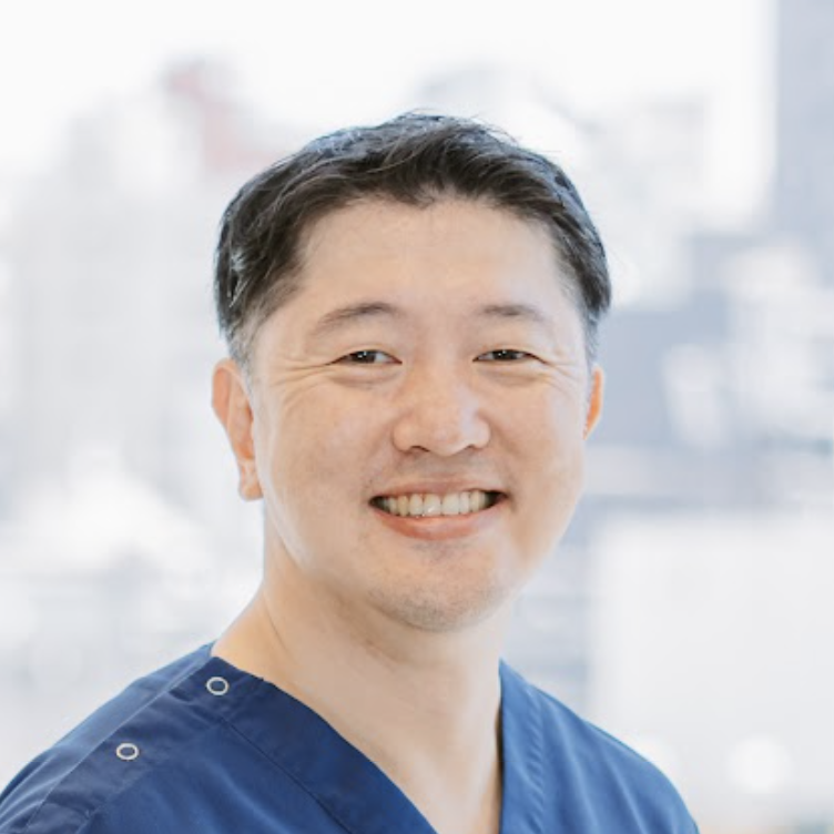 権東 容秀 医師